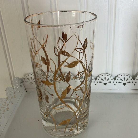 Vintage Gold Patterned Drinking Glasses, 8 Ounces, Set of 7 - Picture 3 of 9